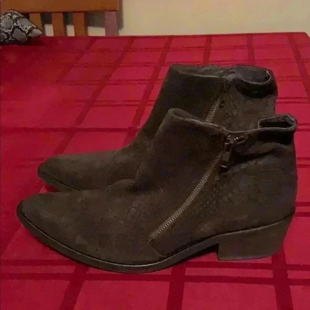 Free People women’s ankle suede boots.